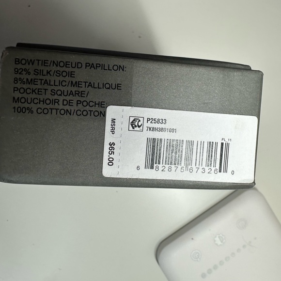 Michael Kors bow tie - Picture 5 of 5